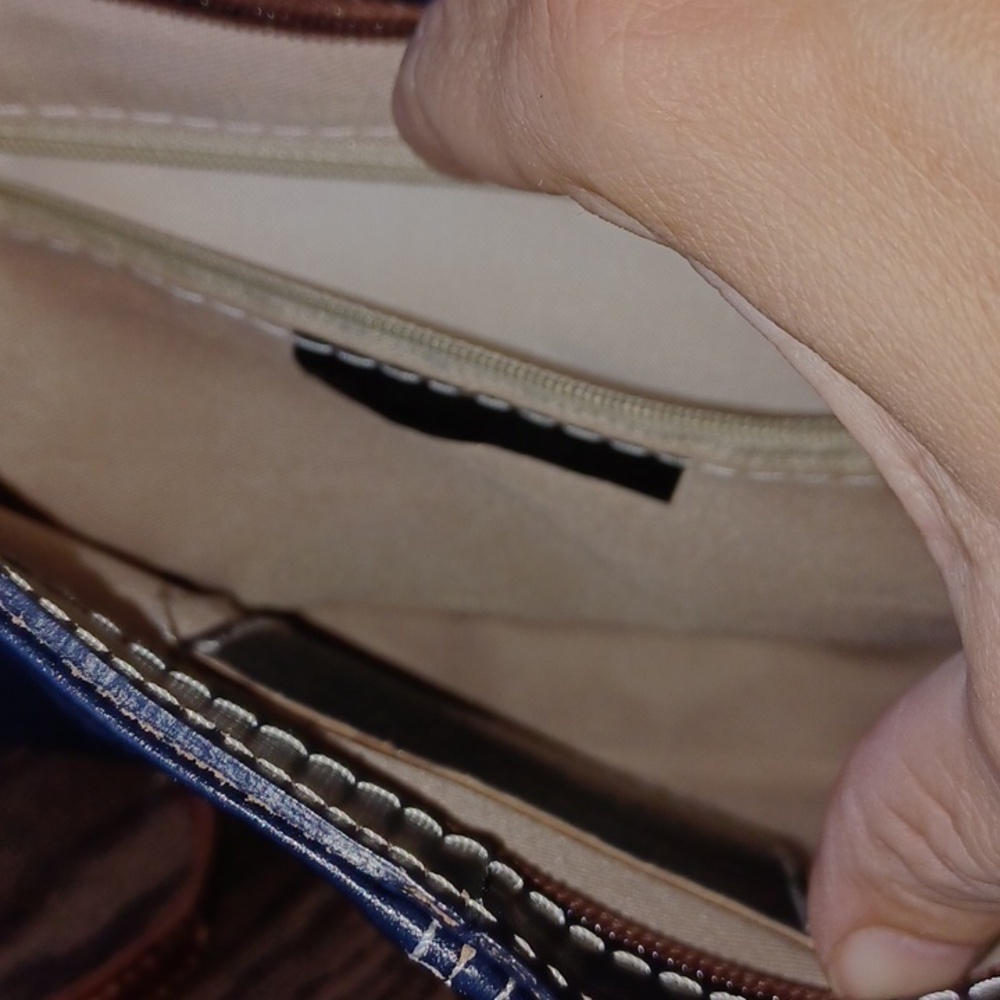 L’Artigiano crossbody purse made in Italy all leather adjustable strap, 10x8x3 - Picture 5 of 6